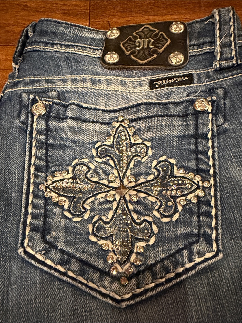 Miss Me Blue Denim Bootcut Jeans with Crystal Fleur Pocket sz 30 x 34
